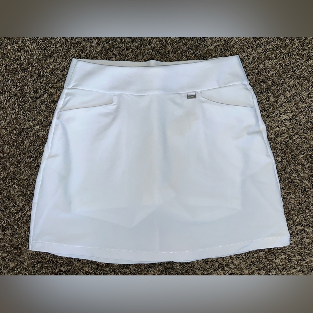 Greg Norman Women's Pull-On Stretch Golf Skort (white) size small